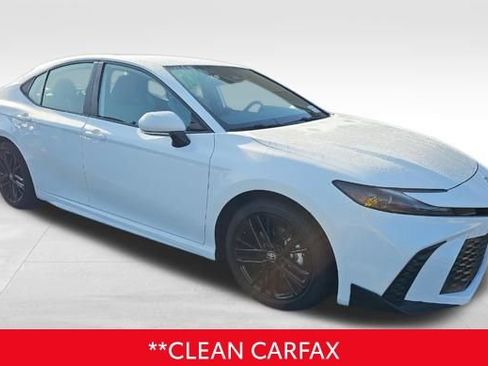 Used 2025 Toyota Camry SE FWD image 2
