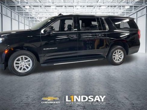 Used 2024 Chevrolet Suburban LT AWD/4WD image 6