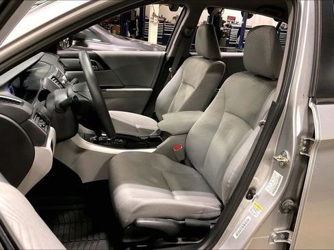 Used 2015 Honda Accord LX image 25