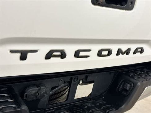 Used 2022 Toyota Tacoma SR5 image 17