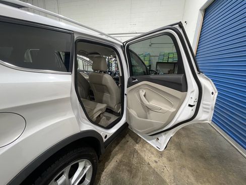 Used 2015 Ford Escape Titanium image 19