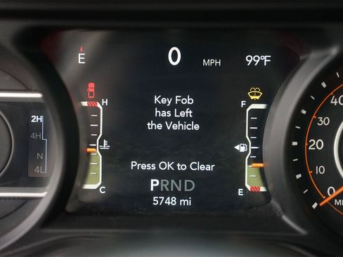 Used 2025 Jeep Gladiator Mojave w/ Convenience Group AWD/4WD image 25