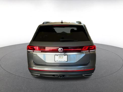 Used 2025 Volkswagen Atlas SE image 12