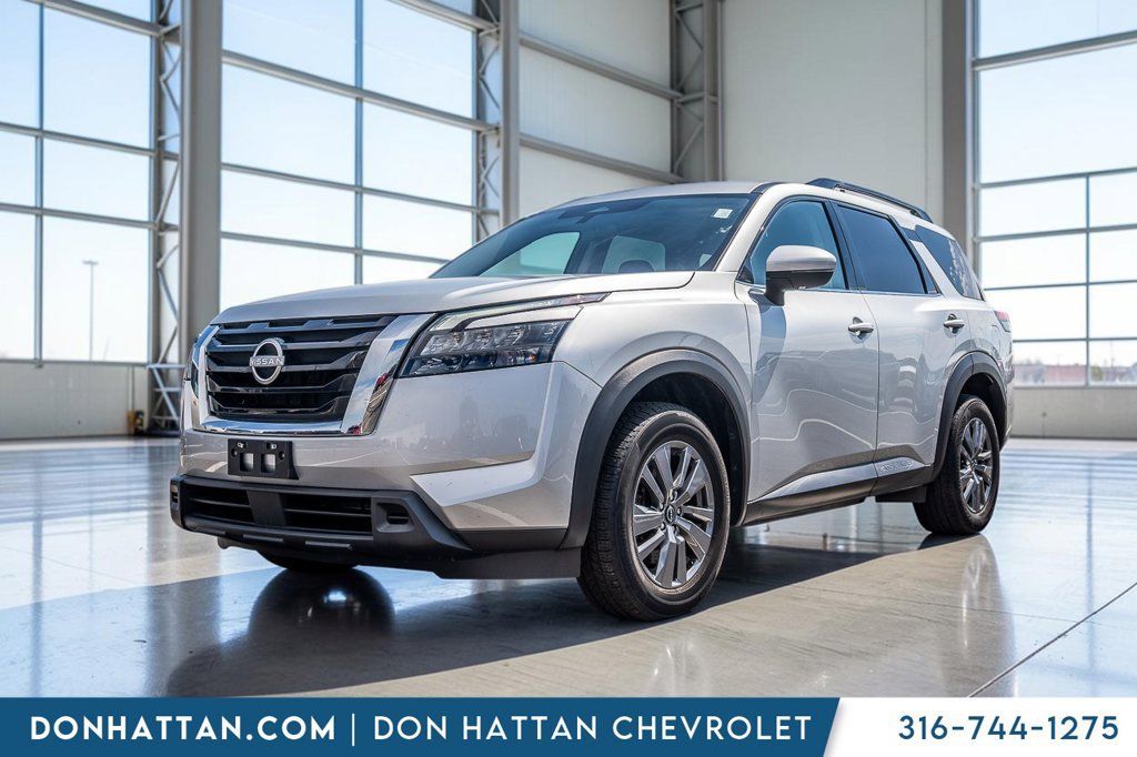 Used 2024 Nissan Pathfinder SV AWD/4WD image 1