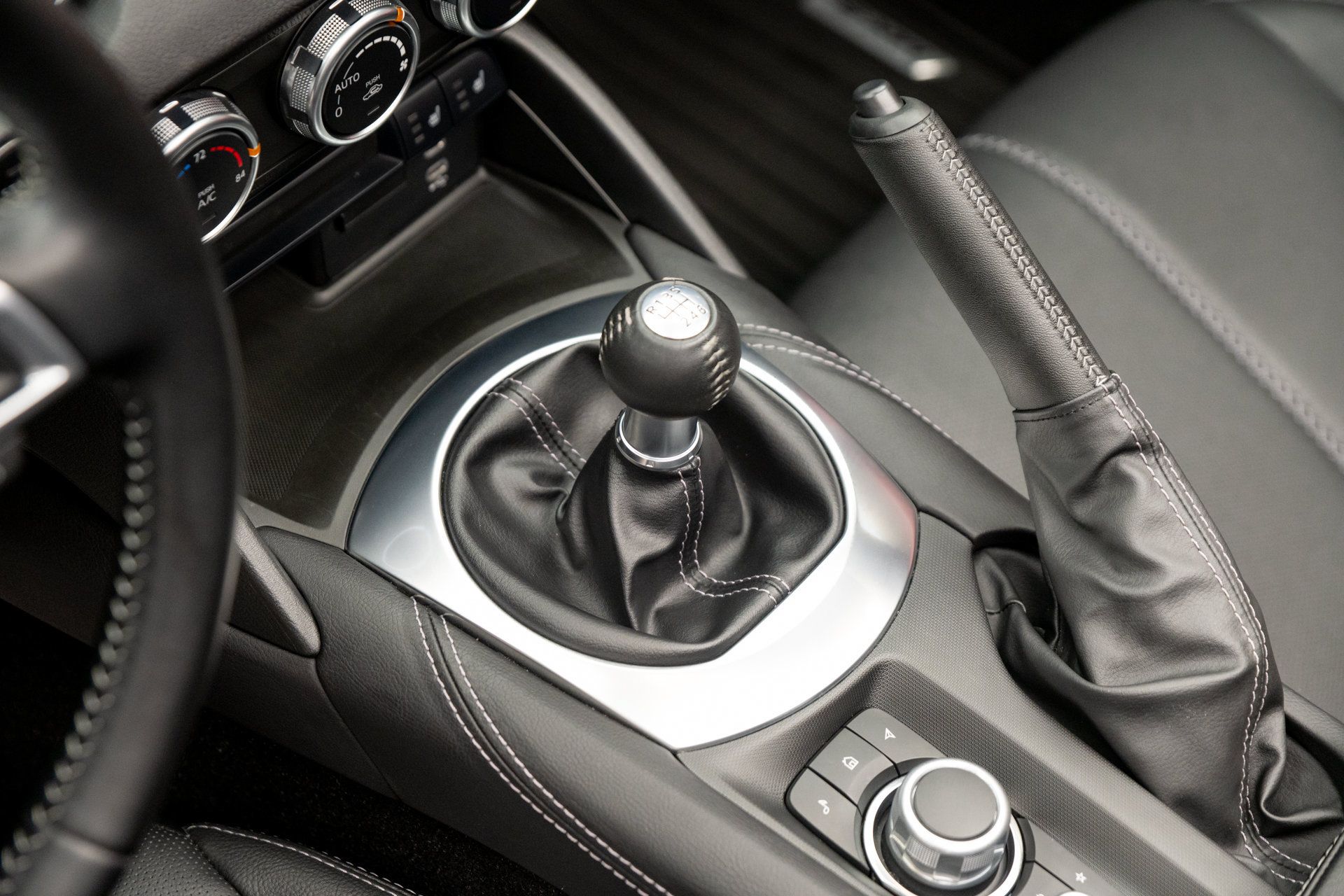 Used 2024 MAZDA MX-5 Miata RF Grand Touring RWD image 15