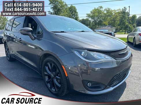 Used 2019 Chrysler Pacifica Limited w/ Advanced Safetytec Group FWD image 9