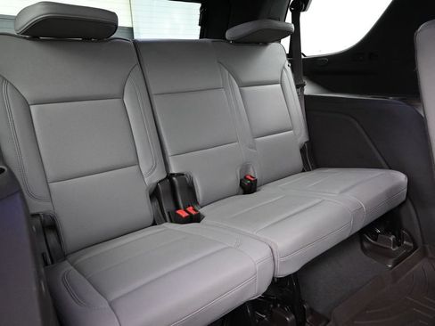 Used 2022 GMC Yukon SLT w/ SLT Premium Package AWD/4WD image 9