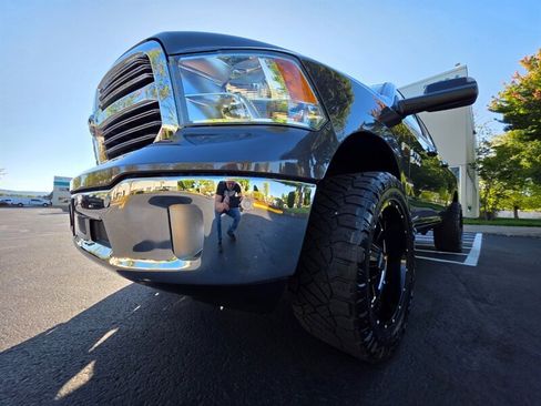 Used 2018 RAM 1500 Big Horn image 9