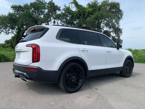 Used 2022 Kia Telluride SX w/ SX Prestige Package image 2