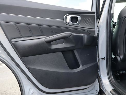 Certified 2023 Kia Sorento SX image 24