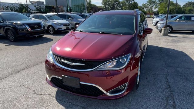Used 2017 Chrysler Pacifica Touring-L Plus w/ Advanced Safetytec Group FWD image 5