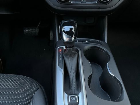 Used 2025 Buick Envista Preferred image 22