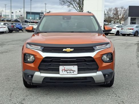 Used 2022 Chevrolet TrailBlazer LT image 2