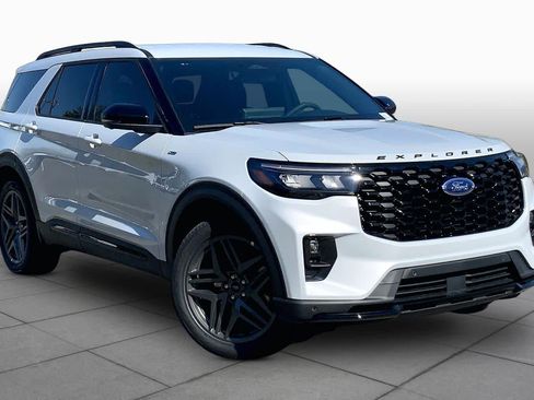 New 2026 Ford Explorer ST-Line w/ ST-Line Street Pack RWD image 2