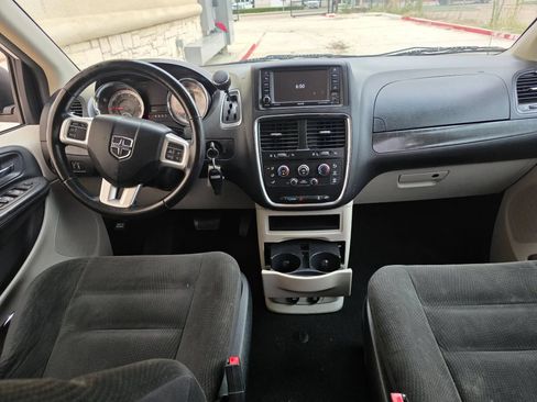 Used 2017 Dodge Grand Caravan SE w/ Power Window Group FWD image 11