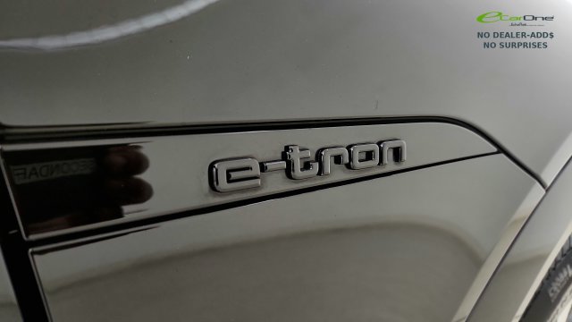 Used 2024 Audi Q8 e-tron Premium Plus w/ Premium Plus Package AWD/4WD image 32