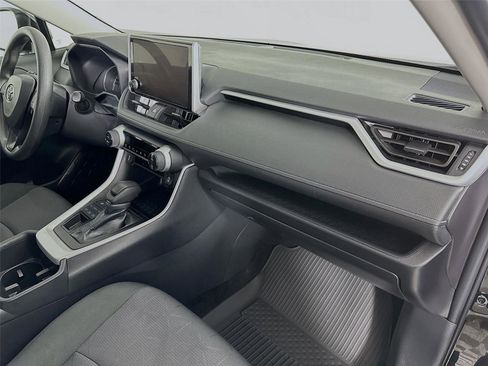 Used 2025 Toyota RAV4 XLE image 27