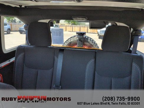 Used 2015 Jeep Wrangler Unlimited Rubicon w/ Dual Top Group AWD/4WD image 20