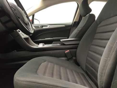 Used 2019 Ford Fusion SE image 17