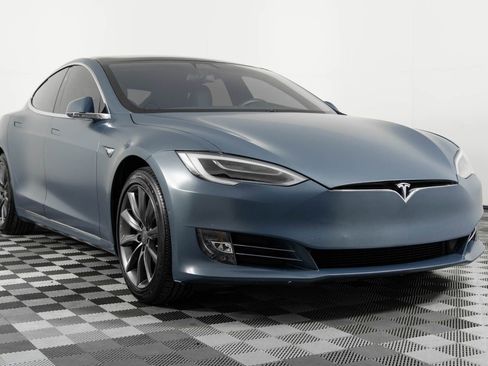 Used 2020 Tesla Model S Long Range image 10