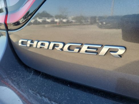 Used 2016 Dodge Charger SXT RWD image 10