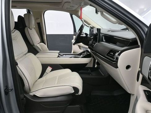 Used 2023 Lincoln Navigator L Black Label image 14