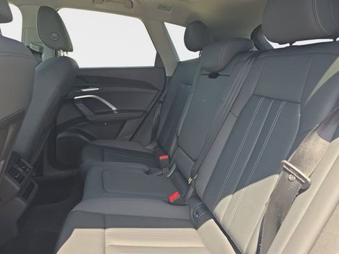 Used 2025 Audi Q5 Premium w/ Convenience Package AWD/4WD image 17
