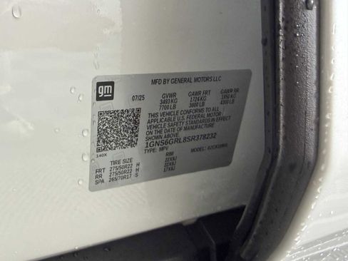 Used 2025 Chevrolet Suburban High Country AWD/4WD image 36