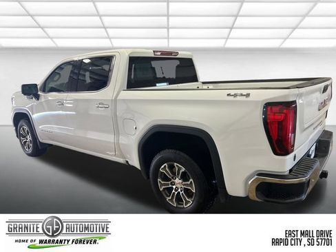 Used 2024 GMC Sierra 1500 SLT AWD/4WD image 4