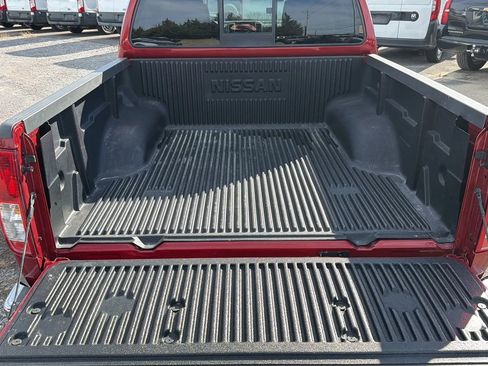 Used 2018 Nissan Frontier SV image 17