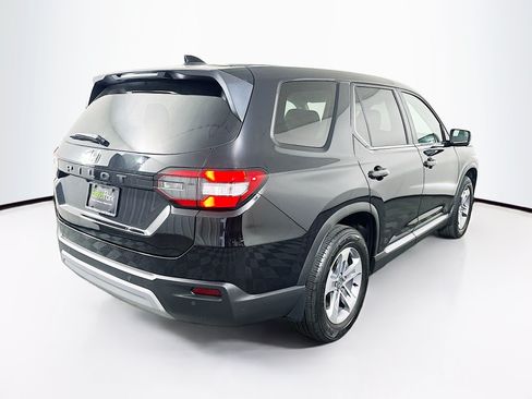Used 2025 Honda Pilot EX-L image 9