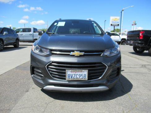 Used 2020 Chevrolet Trax LT FWD image 4