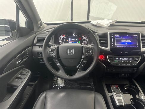 Used 2018 Honda Pilot Touring image 26