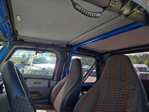 Used 1999 Jeep Wrangler SE AWD/4WD image 24