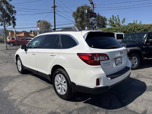 Used 2016 Subaru Outback 2.5i Premium w/ Popular Package #2 AWD/4WD image 5