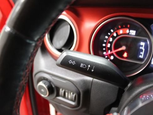 Used 2021 Jeep Wrangler Unlimited Rubicon w/ Cold Weather Group AWD/4WD image 36
