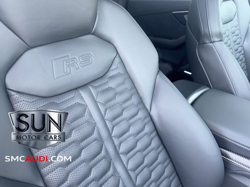 New 2025 Audi RS Q8 performance image 12