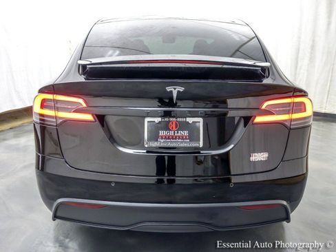 Used 2022 Tesla Model X Plaid image 8