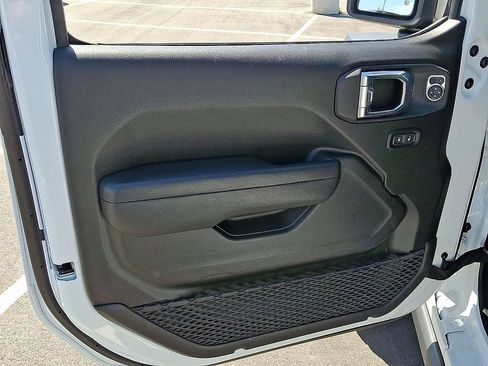 Used 2025 Jeep Wrangler Unlimited Sport S 4xe AWD/4WD image 12