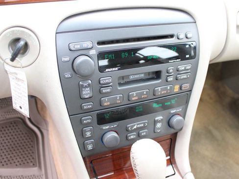 Used 2001 Cadillac Seville SLS w/ Premium Luxury Pkg image 15