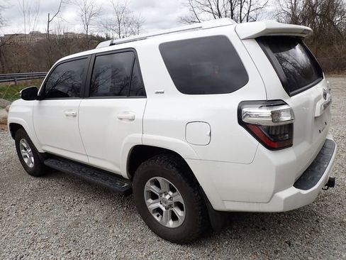 Certified 2018 Toyota 4Runner SR5 Premium image 5