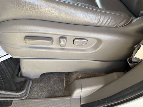 Used 2012 Honda Odyssey Touring image 11