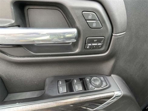 Used 2020 Chevrolet Silverado 1500 LTZ image 18