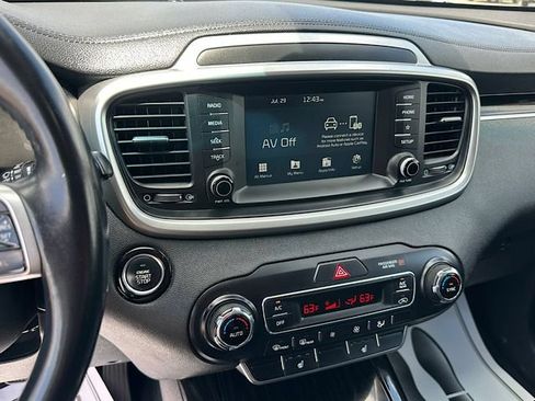 Used 2020 Kia Sorento EX FWD image 27