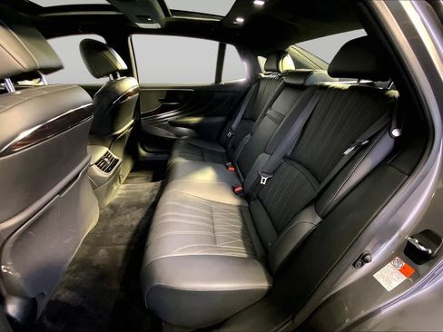 Used 2023 Lexus LS 500 AWD w/ Interior Upgrade Package image 21