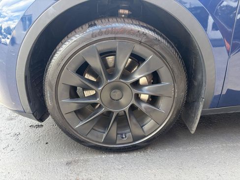 Used 2022 Tesla Model Y Long Range AWD/4WD image 11