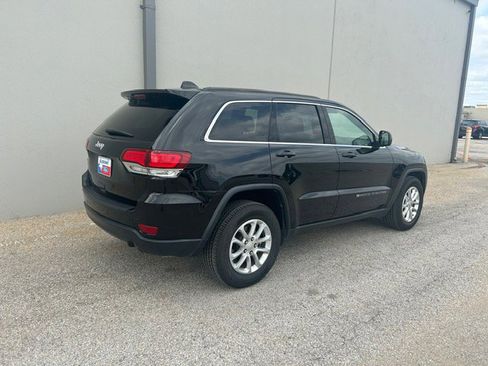 Used 2022 Jeep Grand Cherokee Laredo E RWD image 2