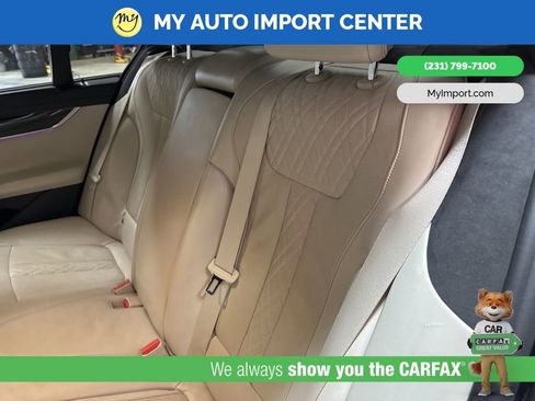 Used 2018 BMW 750i xDrive image 25
