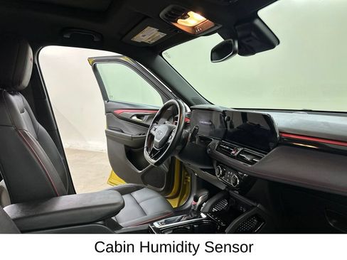 Used 2025 Chevrolet TrailBlazer RS w/ Convenience Package AWD/4WD image 19