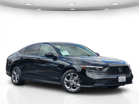 Used 2023 Honda Accord EX image 2